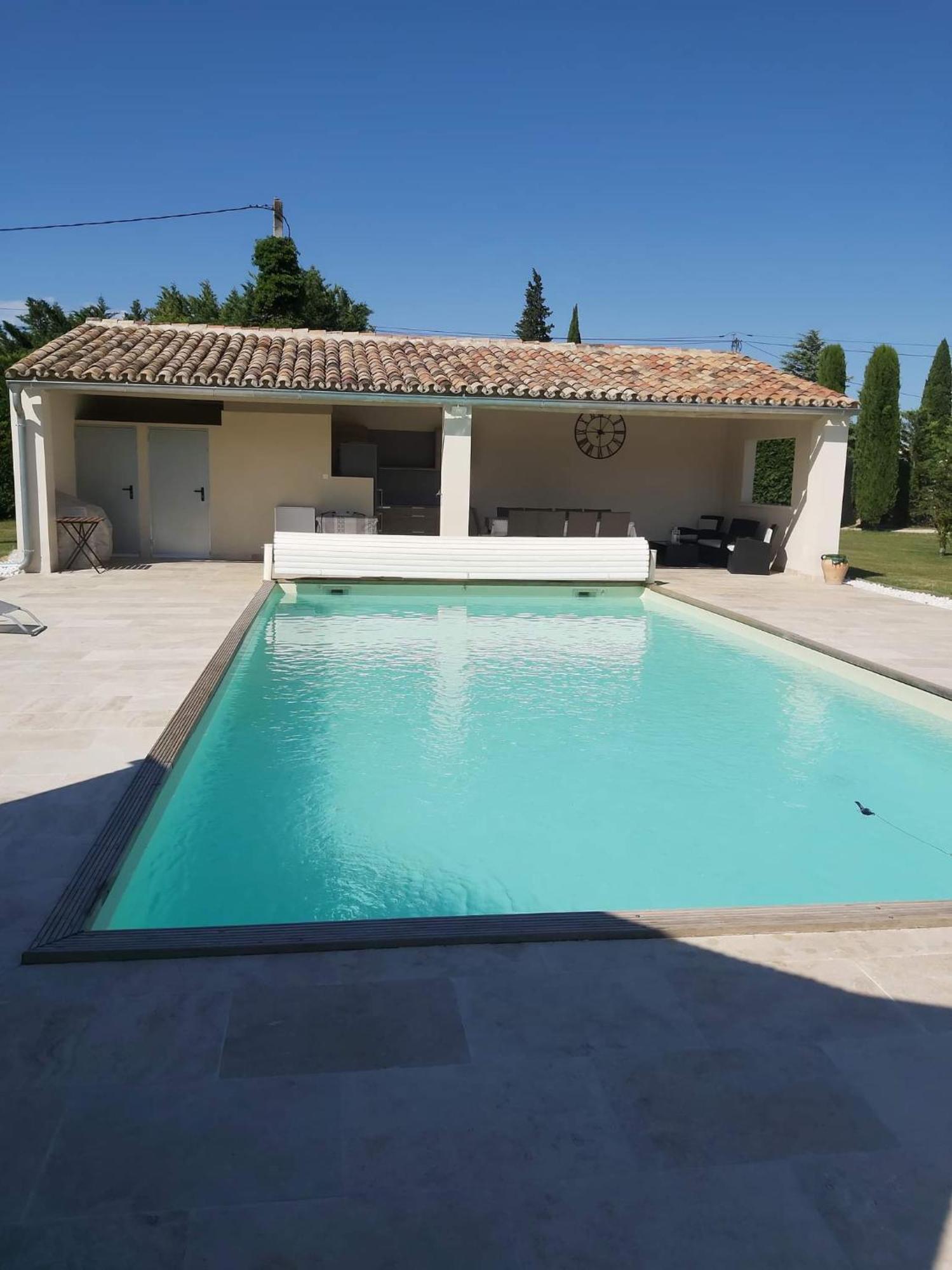 Studio Au Calme Avec Piscine Et Toutes Les Commodites Necessaires Le Thor Esterno foto
