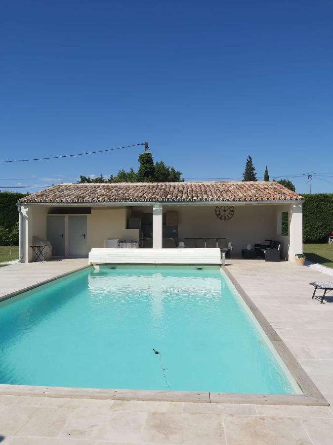 Studio Au Calme Avec Piscine Et Toutes Les Commodites Necessaires Le Thor Esterno foto